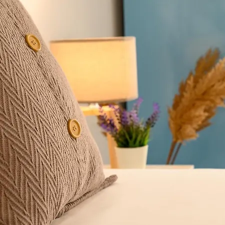 Apartment Ramon Y Cajal By 10tosea